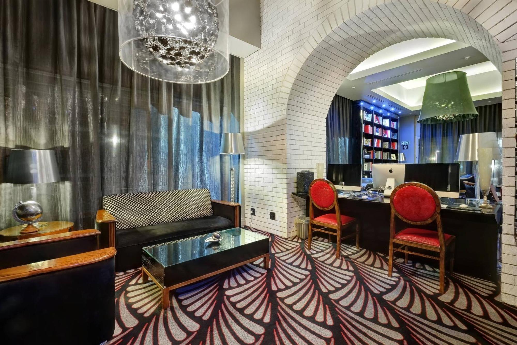 Protea Hotel Fire & Ice! By Marriott Johannesburg Melrose Arch Exterior photo