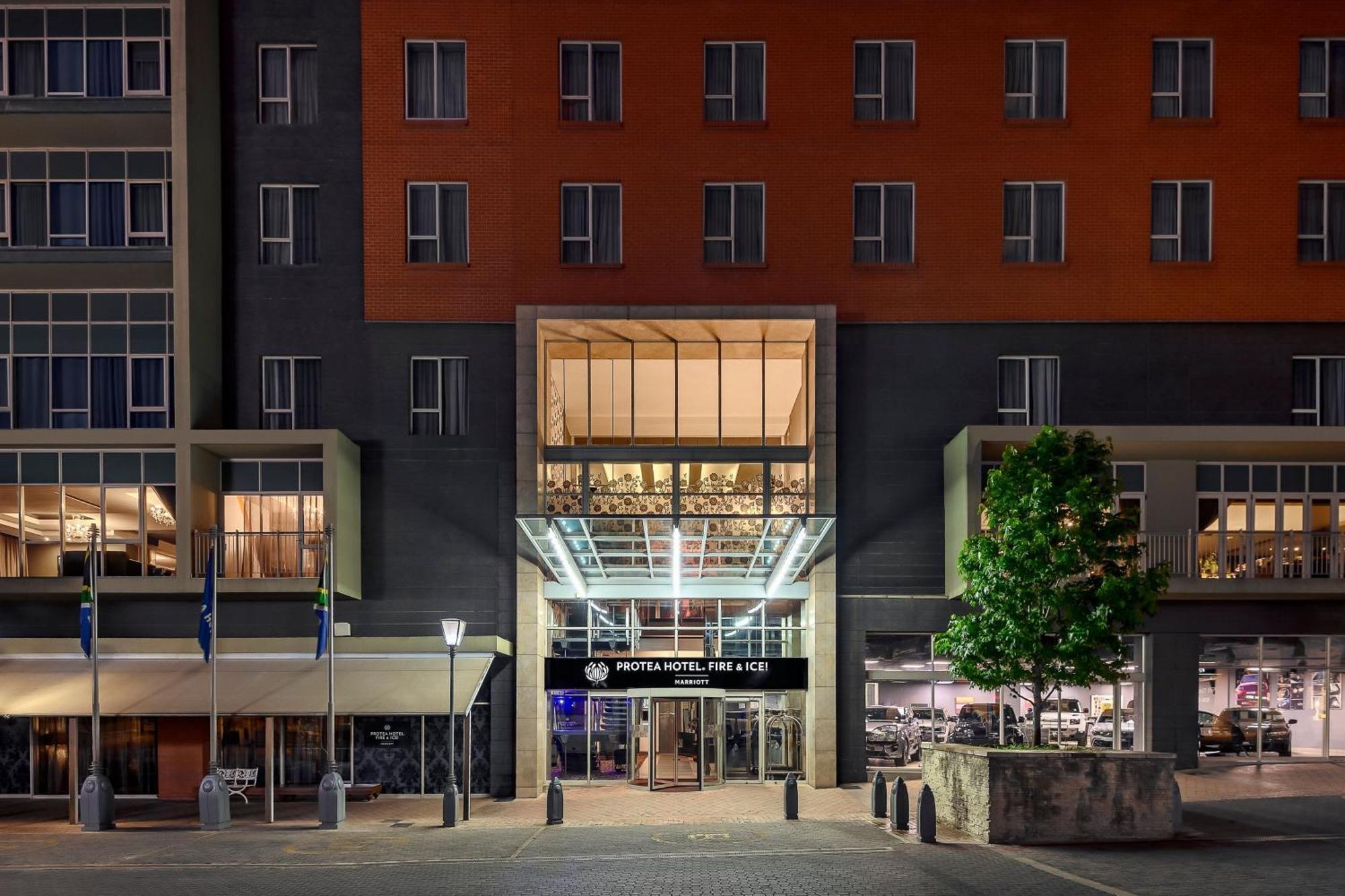 Protea Hotel Fire & Ice! By Marriott Johannesburg Melrose Arch Exterior photo