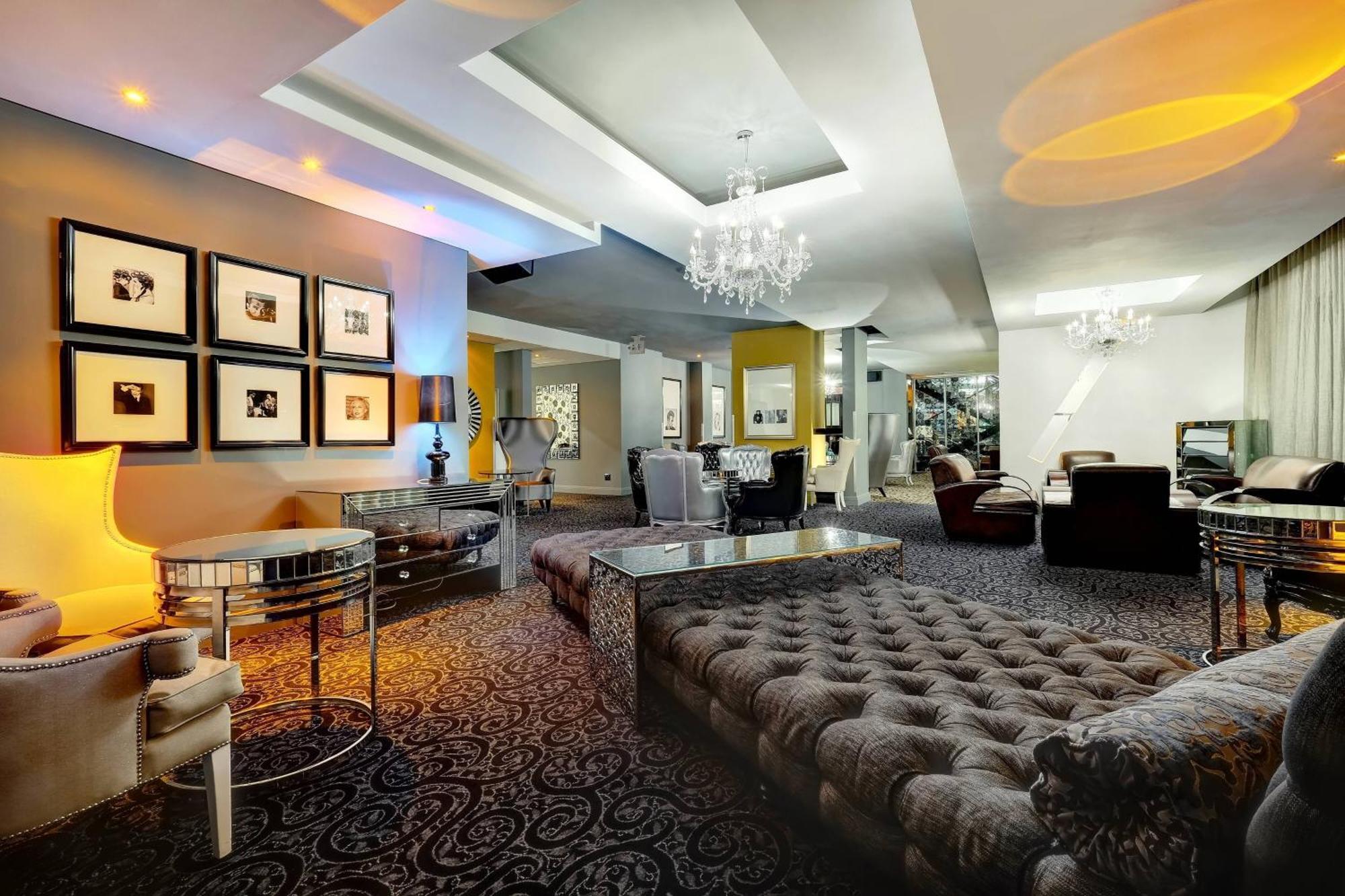 Protea Hotel Fire & Ice! By Marriott Johannesburg Melrose Arch Exterior photo