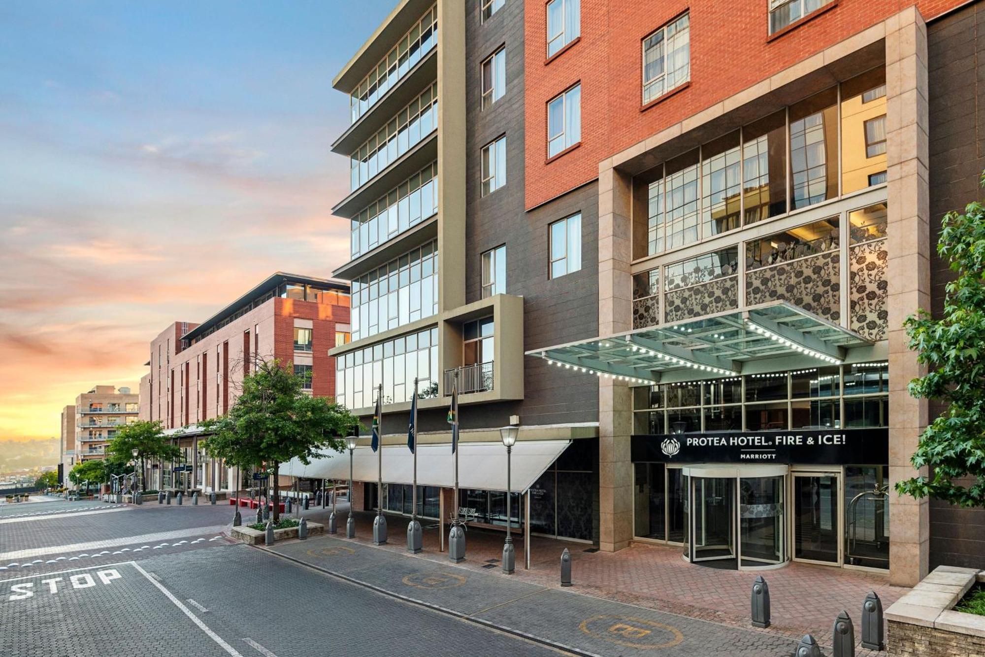 Protea Hotel Fire & Ice! By Marriott Johannesburg Melrose Arch Exterior photo