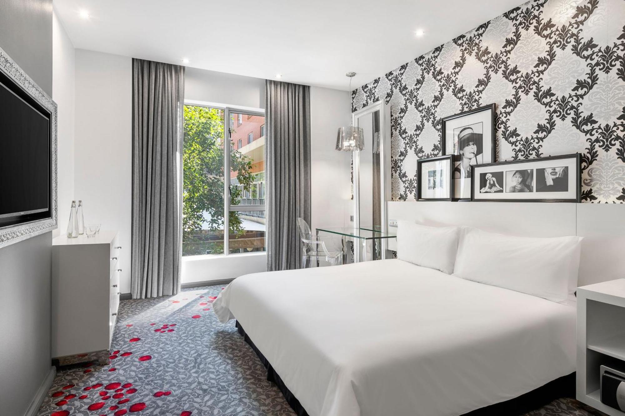 Protea Hotel Fire & Ice! By Marriott Johannesburg Melrose Arch Exterior photo