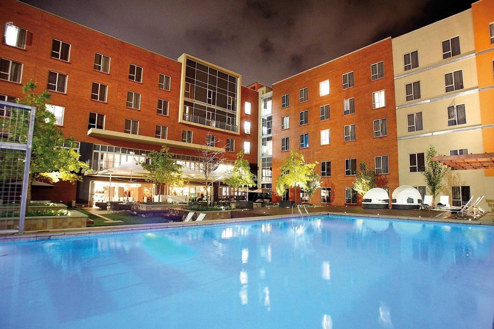 Protea Hotel Fire & Ice! By Marriott Johannesburg Melrose Arch Exterior photo